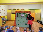 Divadlo Koloběžka - Na návštěvě v Broučkově